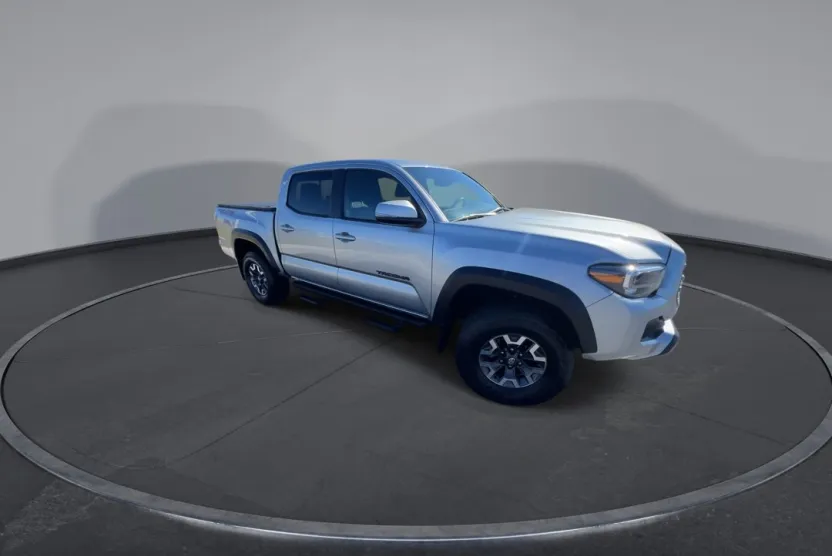 2023 Toyota Tacoma TRD photo 1