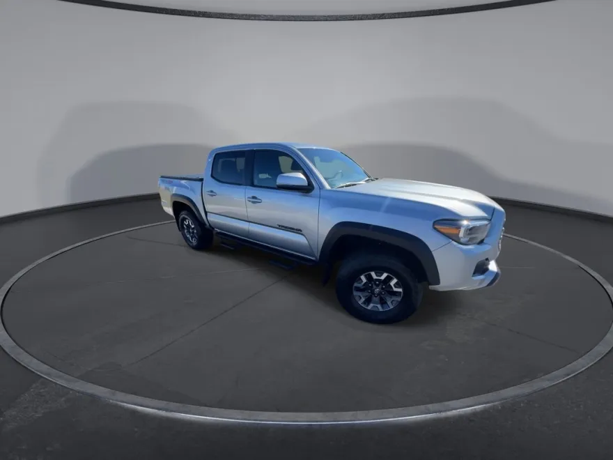 2023 Toyota Tacoma TRD photo 1
