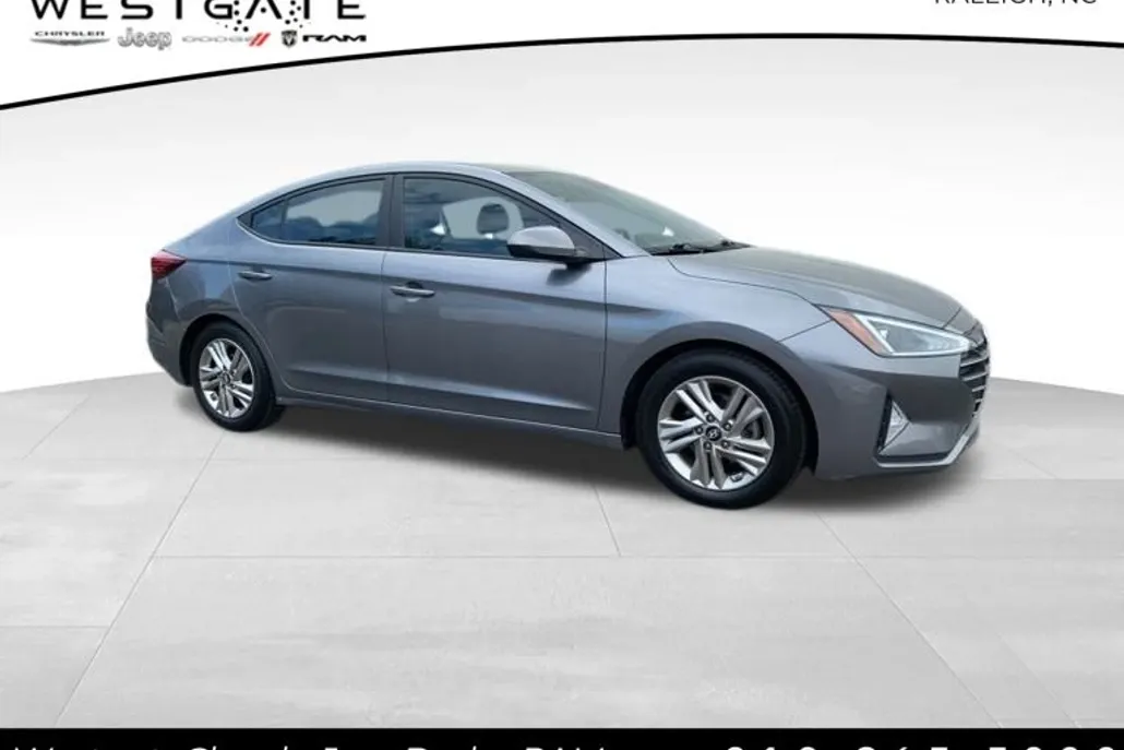 2019 Hyundai Elantra SEL photo 1