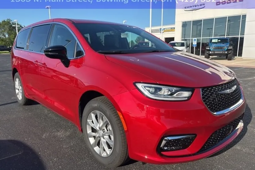 2025 Chrysler Pacifica photo 1