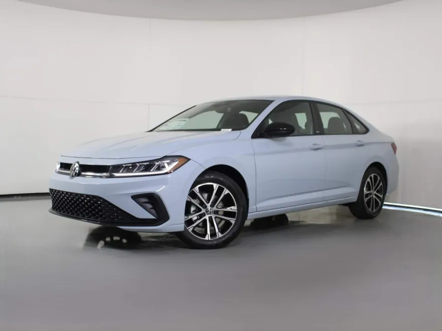 2025 Volkswagen Jetta Sport photo 1