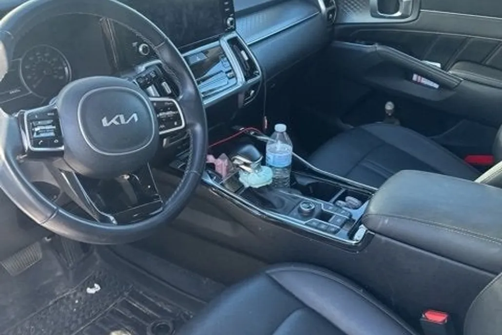 2022 Kia Sorento SX photo 1