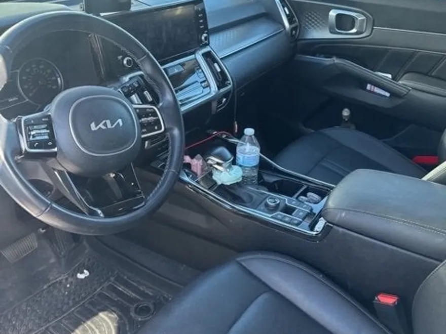 2022 Kia Sorento SX photo 1