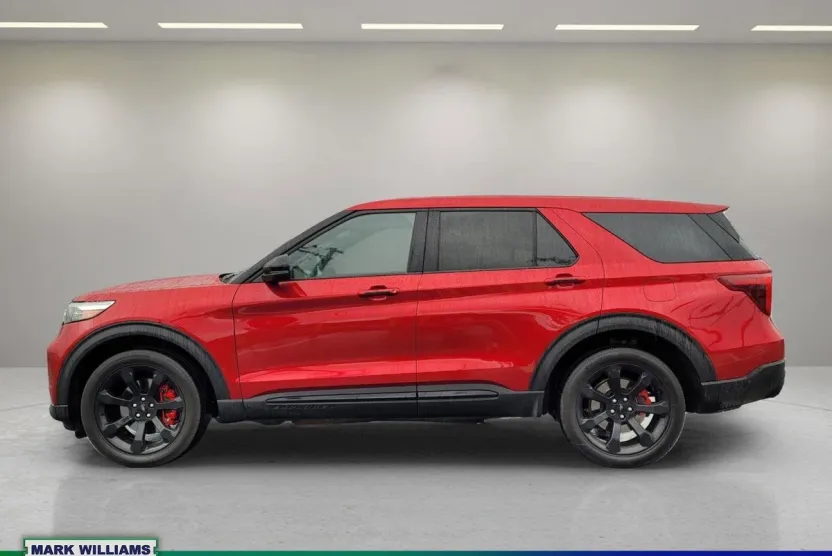 2022 Ford Explorer ST photo 1