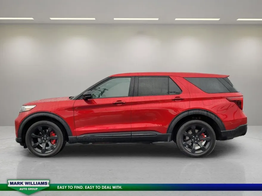 2022 Ford Explorer ST photo 1