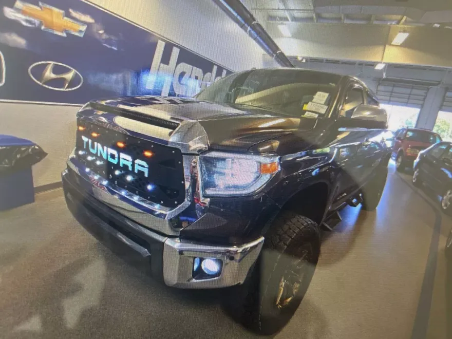 2019 Toyota Tundra Platinum Grade photo 1