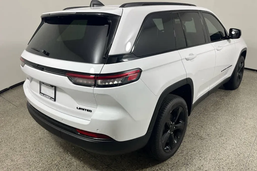 2025 Jeep Grand Cherokee Limited photo 1