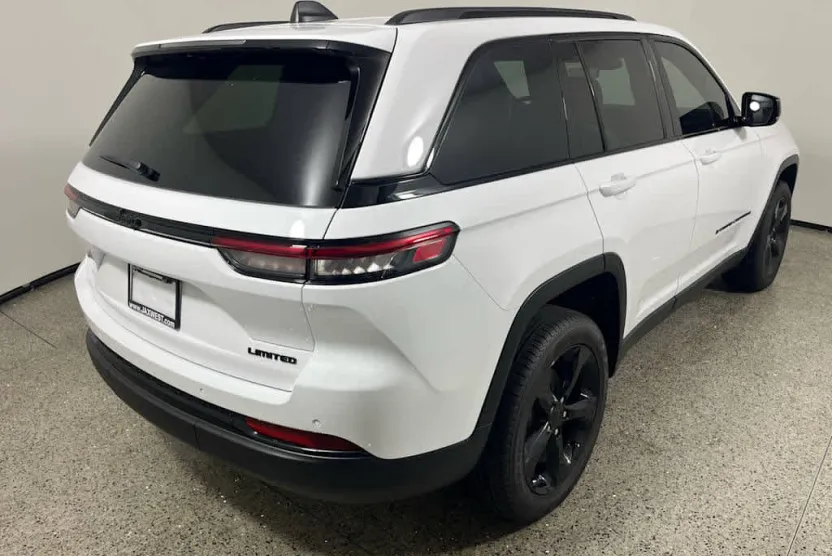 2025 Jeep Grand Cherokee Limited photo 1