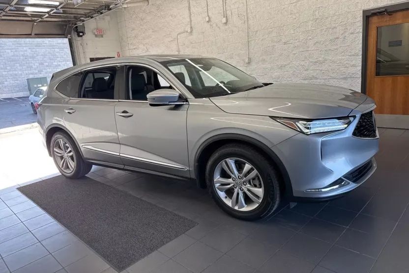 2023 Acura MDX SH-AWD photo 1