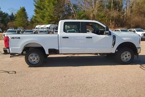 2025 Ford F-250 XL photo 2
