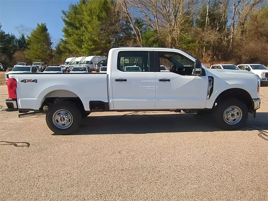 2025 Ford F-250 XL photo 2