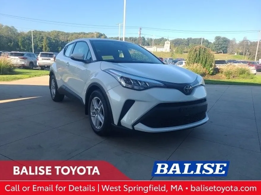 2020 Toyota C-HR LE photo 1