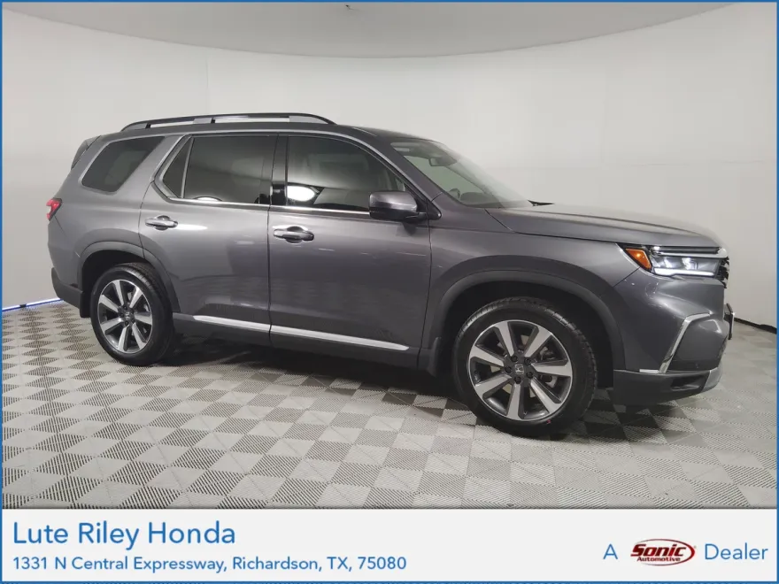 2025 Honda Pilot Touring photo 1