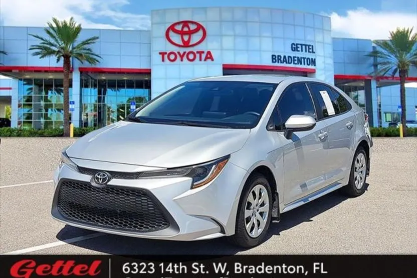 2022 Toyota Corolla LE photo 1