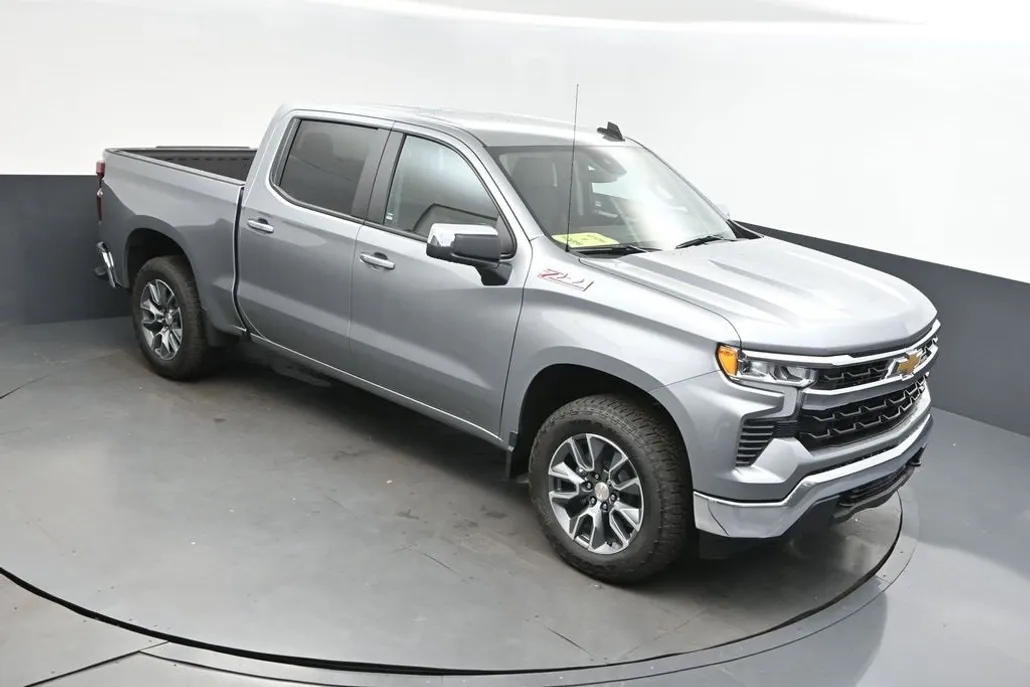 2026 Chevrolet Silverado 1500 LT photo 1