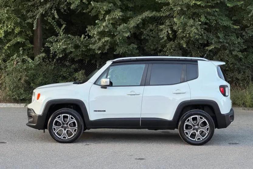 2015 Jeep Renegade Limited photo 1
