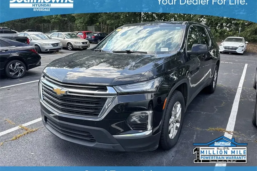 2022 Chevrolet Traverse LS photo 1