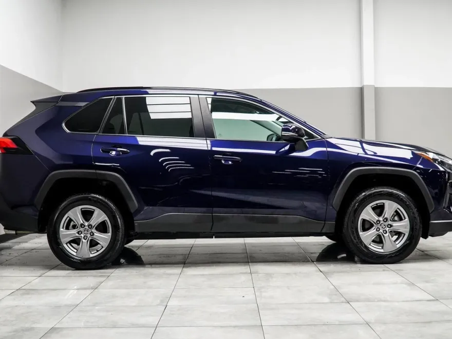 2024 Toyota RAV4 XLE photo 6