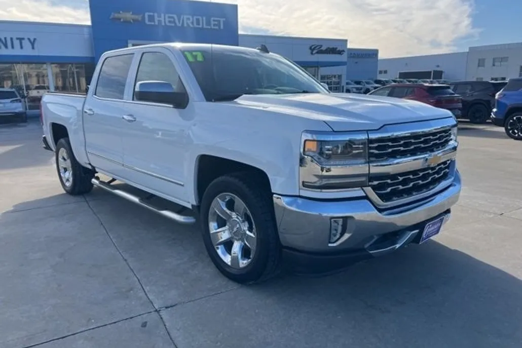 2017 Chevrolet Silverado 1500 LTZ photo 1