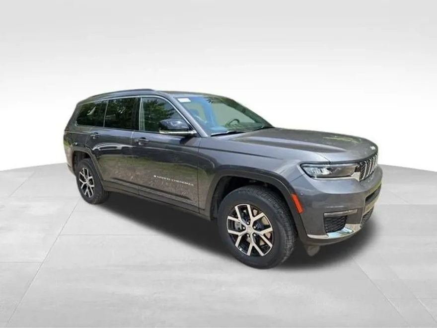 2025 Jeep Grand Cherokee Limited photo 1