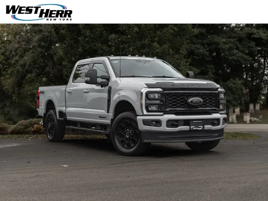 2025 Ford F-250 Lariat photo 1
