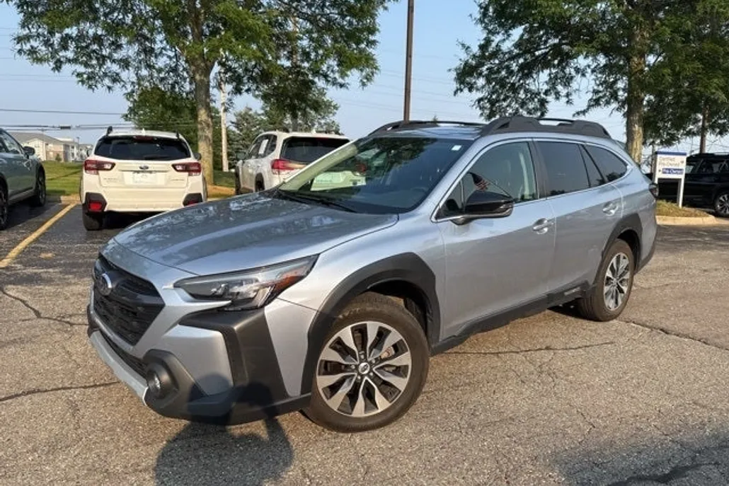 2023 Subaru Outback Limited photo 1