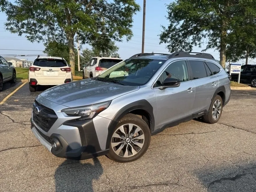 2023 Subaru Outback Limited photo 1