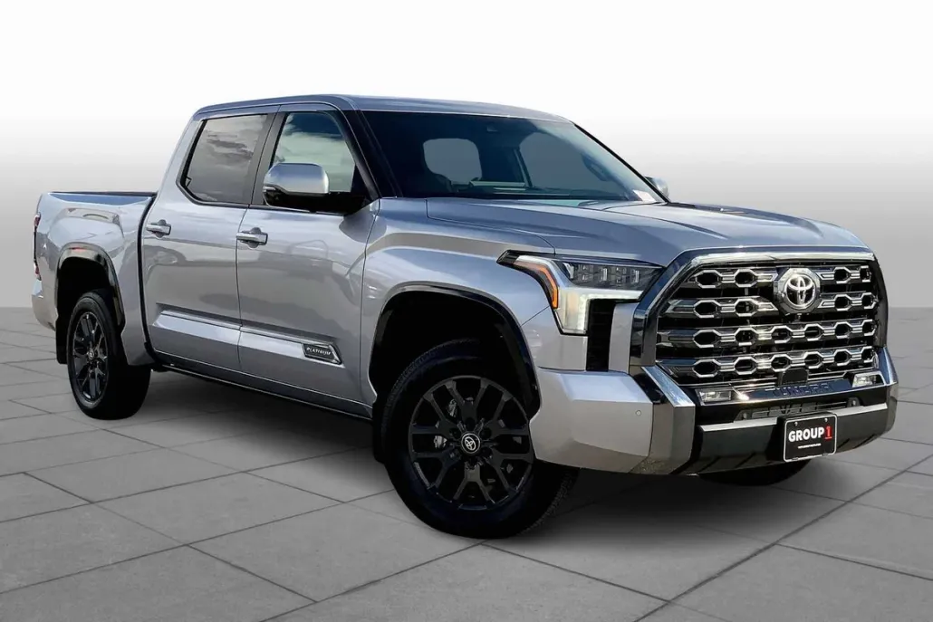 2025 Toyota Tundra Platinum CrewMax photo 1