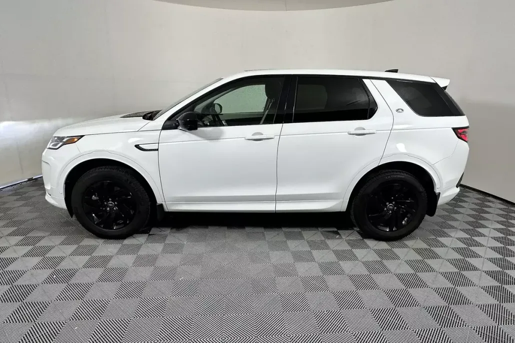 2025 Land Rover Discovery Sport S photo 1