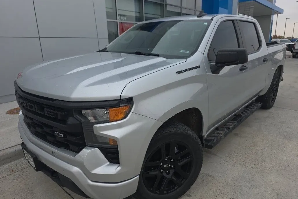 2022 Chevrolet Silverado 1500 Custom photo 1