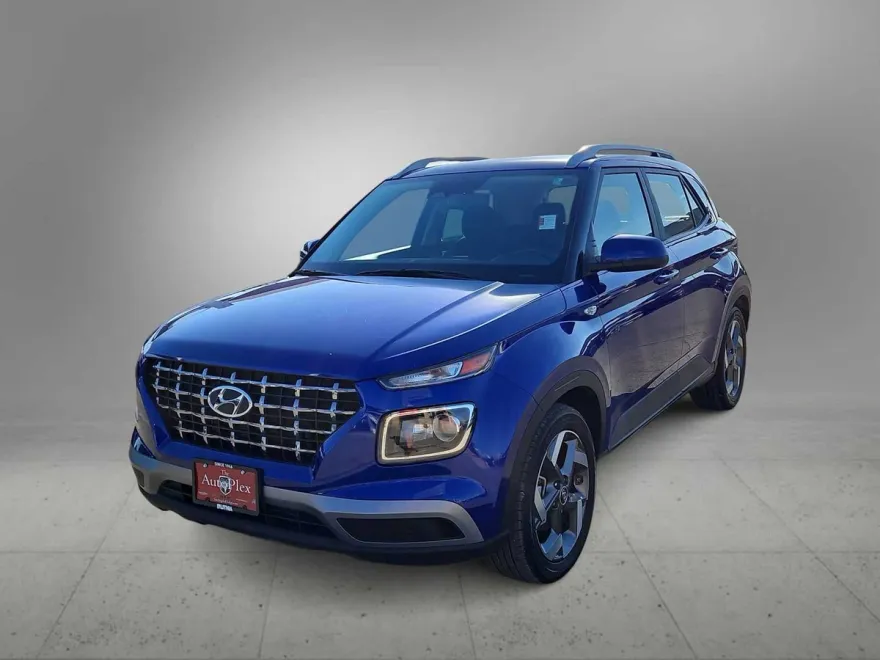 2025 Hyundai Venue SEL photo 1