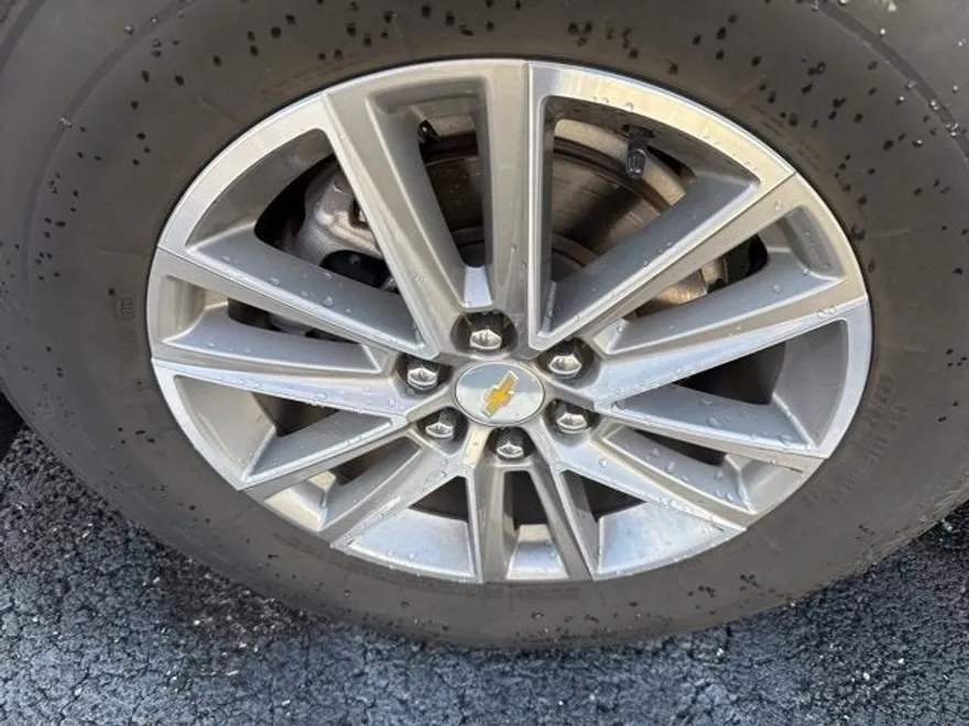 2023 Chevrolet Traverse Cloth photo 1
