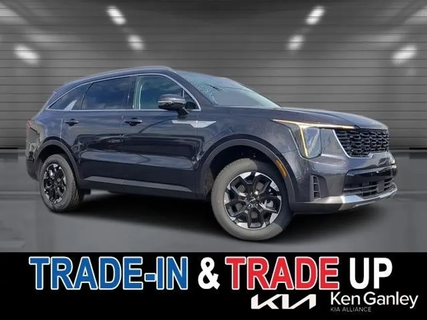 2025 Kia Sorento S photo 1