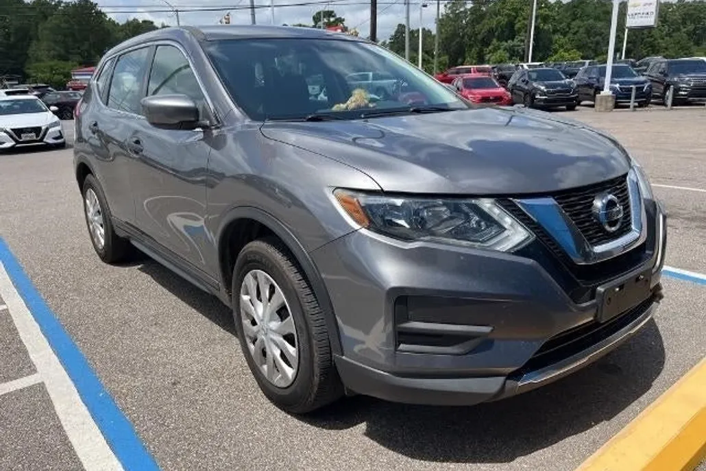 2017 Nissan Rogue S photo 1