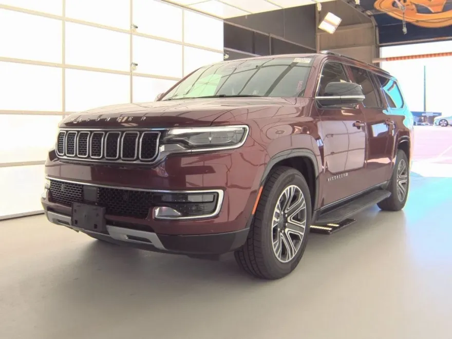 2023 Jeep Wagoneer L Series II photo 1
