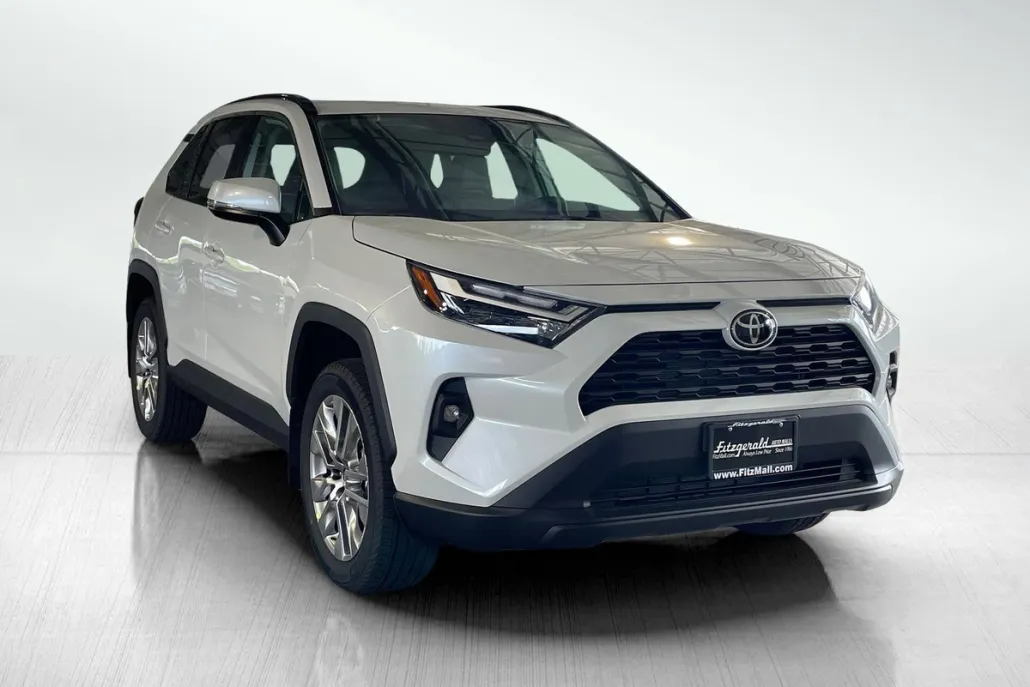 2025 Toyota RAV4 XLE Premium photo 1