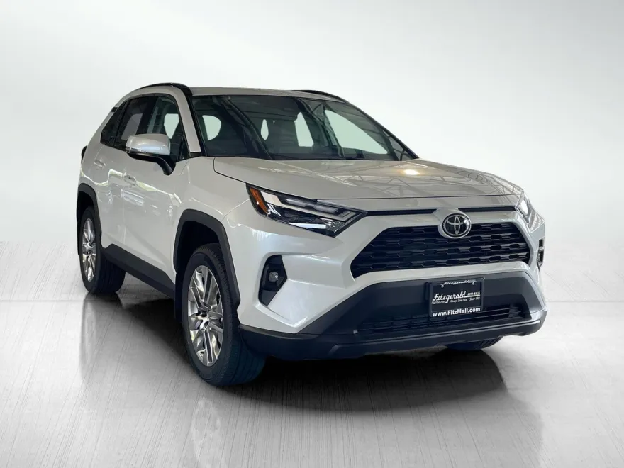 2025 Toyota RAV4 XLE Premium photo 1