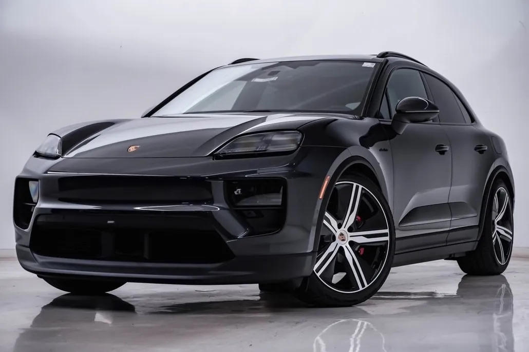 2025 Porsche Macan Electric photo 1