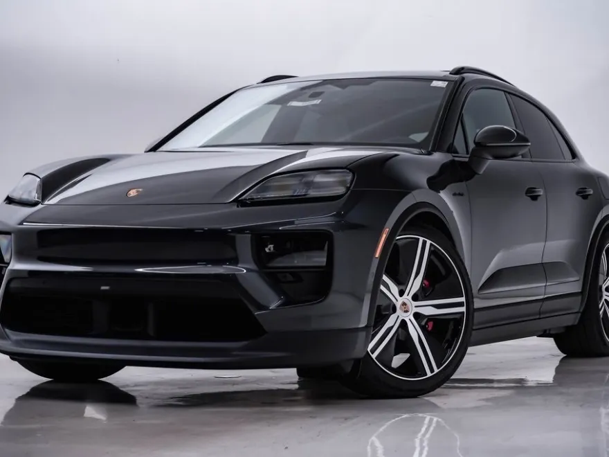 2025 Porsche Macan Electric photo 1