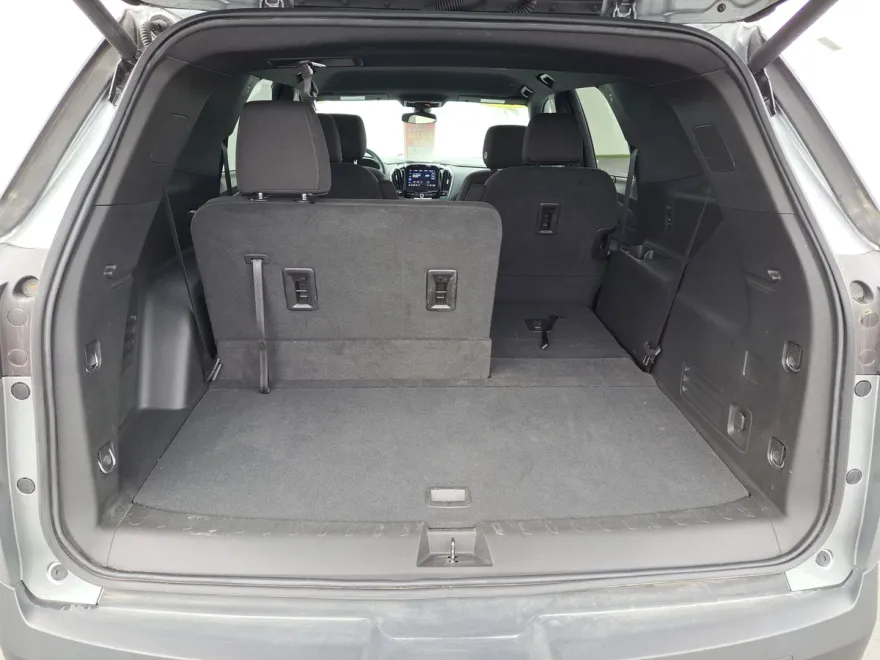 2023 Chevrolet Traverse Cloth photo 1