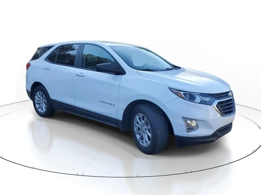 2021 Chevrolet Equinox LS photo 1