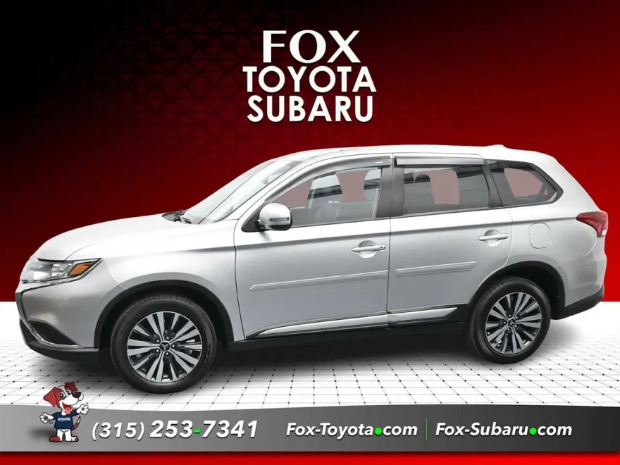 2020 Mitsubishi Outlander SE photo 1