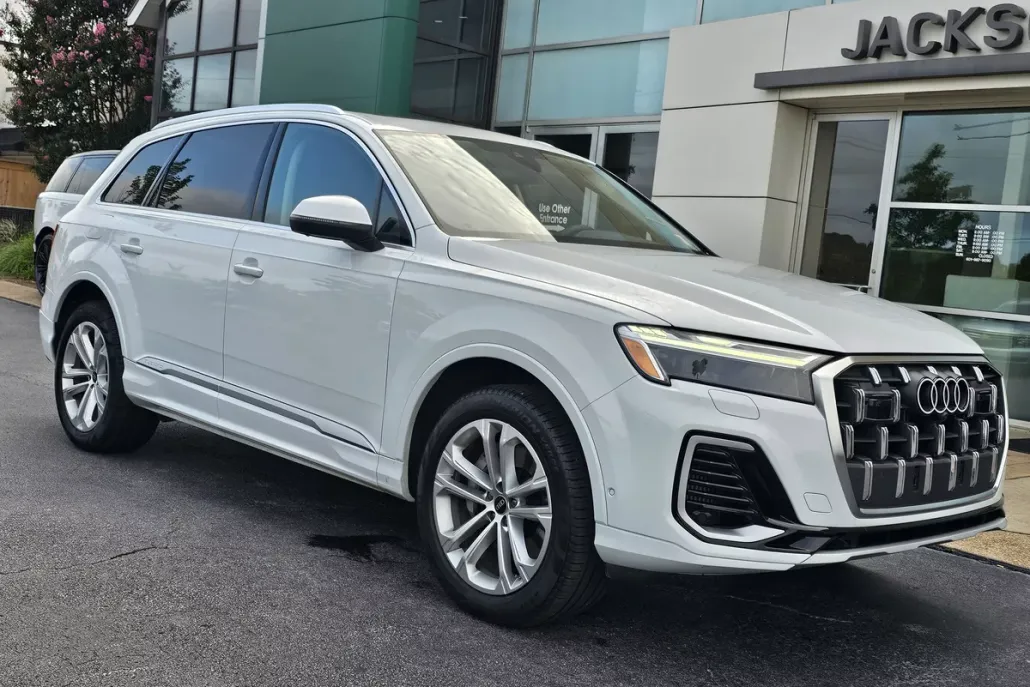 2025 Audi Q7 Premium Plus photo 1