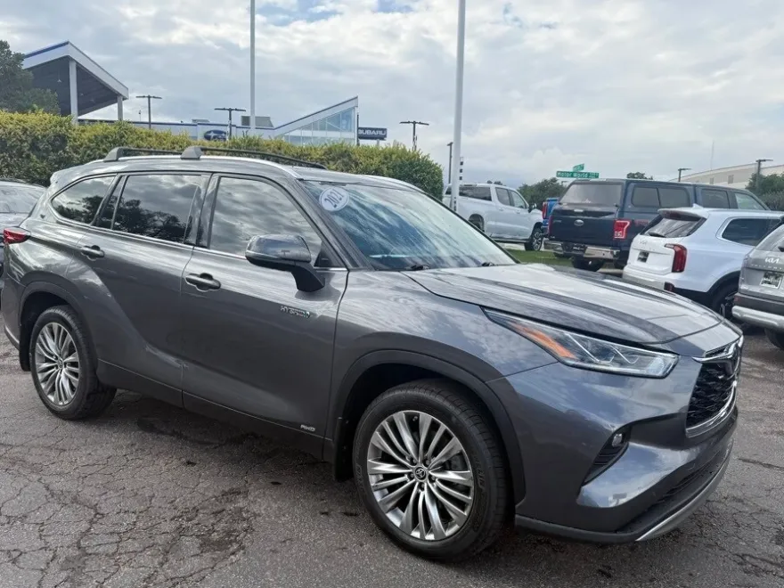 2021 Toyota Highlander Hybrid Platinum photo 1