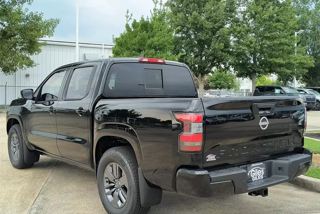 2026 Nissan Frontier SV photo 1