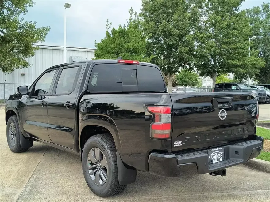 2026 Nissan Frontier SV photo 1