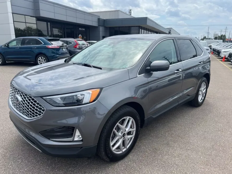 2023 Ford Edge SEL photo 1