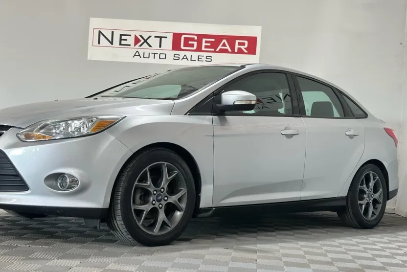 2014 Ford Focus Sedan photo 1