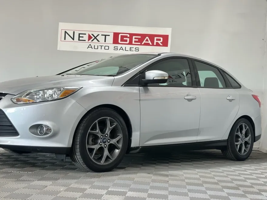 2014 Ford Focus Sedan photo 1