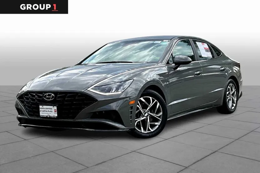 2022 Hyundai Sonata SEL photo 1